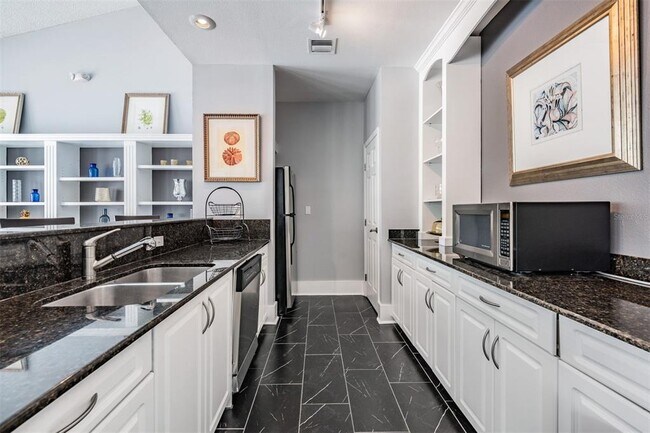 Building Photo - 3261 Haviland Ct