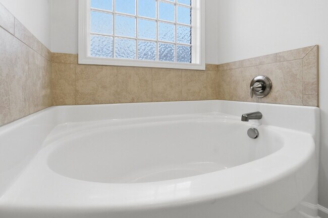 Building Photo - 124 Regatta Way