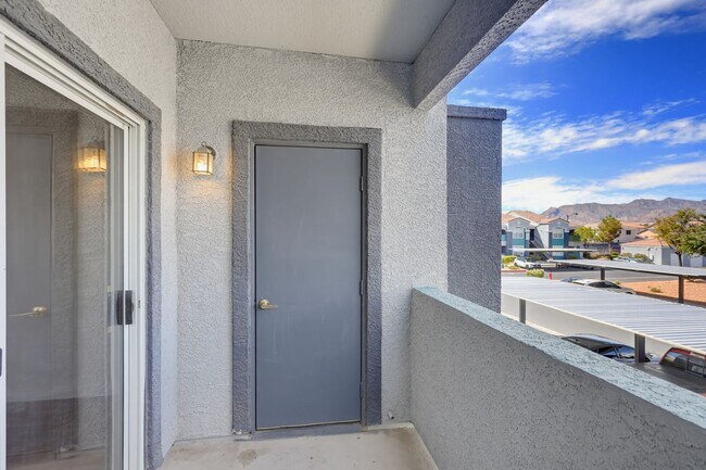 Building Photo - 6955 N Durango Dr