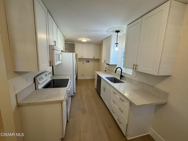 Building Photo - 1567 Sequoia Ave