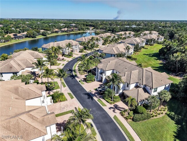 Building Photo - 8060 Players Cove Dr