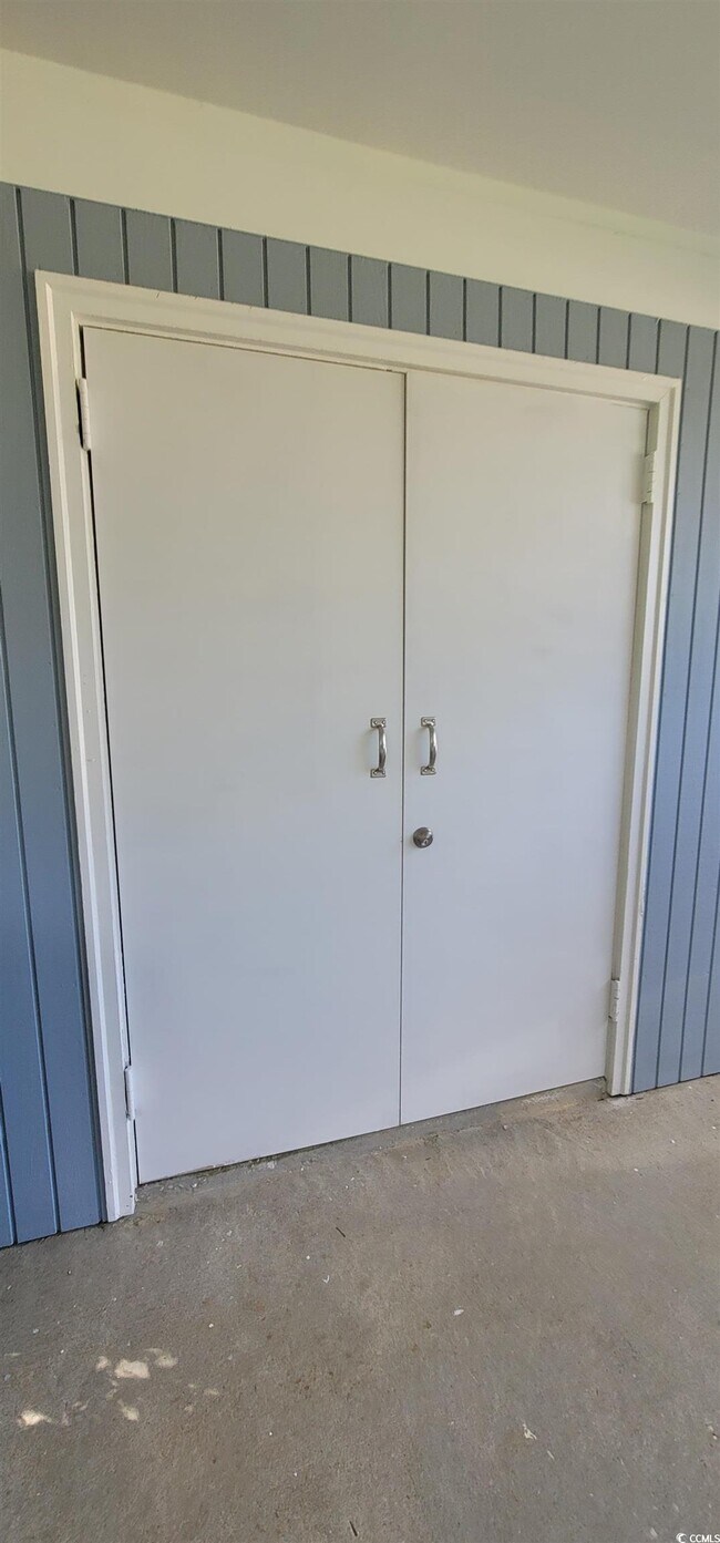 Building Photo - 609 Hibiscus Ave