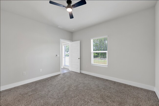 Building Photo - 4 Bedroom Home Near NAS Pensacola