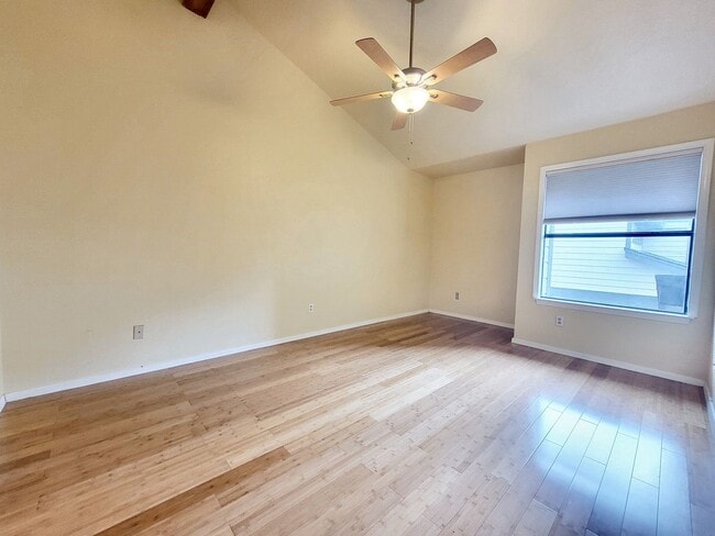 Building Photo - Modern and Cozy 2/BR 2/BA Home in Gated Co...