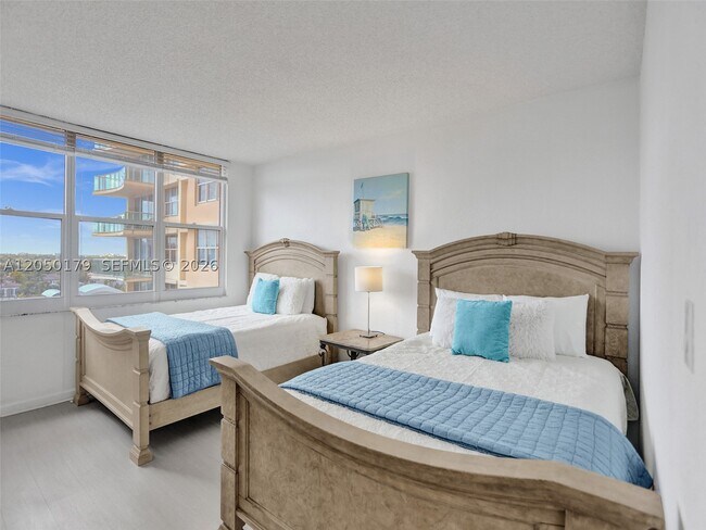 Building Photo - 2501 S Ocean Dr