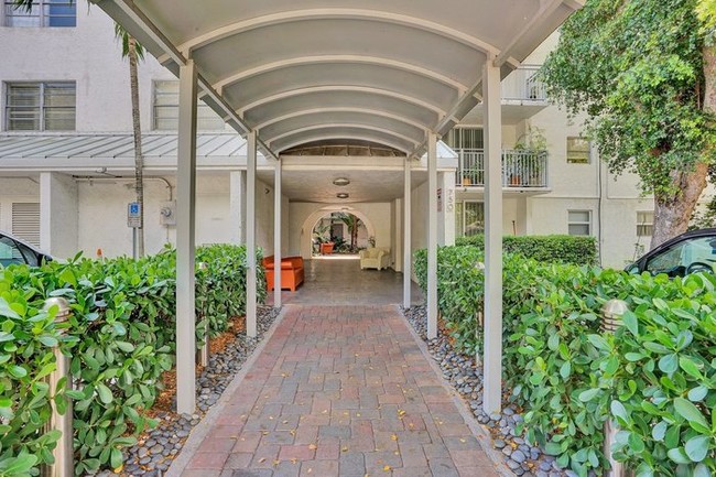 Building Photo - Nirvana Water Front Guard Gated Community