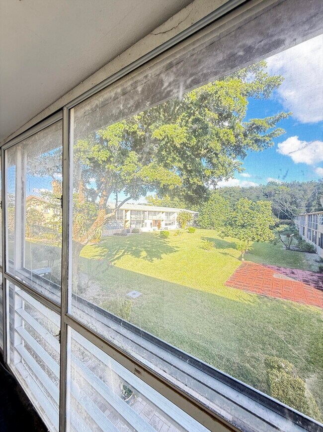 Building Photo - 130 Hastings H