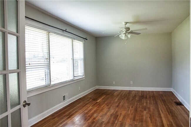 Building Photo - 2310 Poplar Springs Dr NE