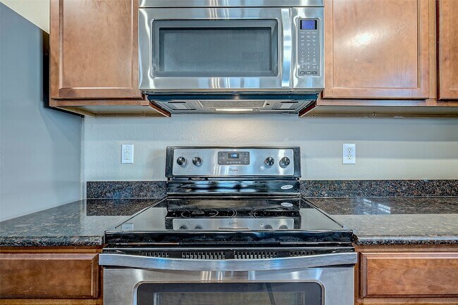 Building Photo - 120 Abelia Dr
