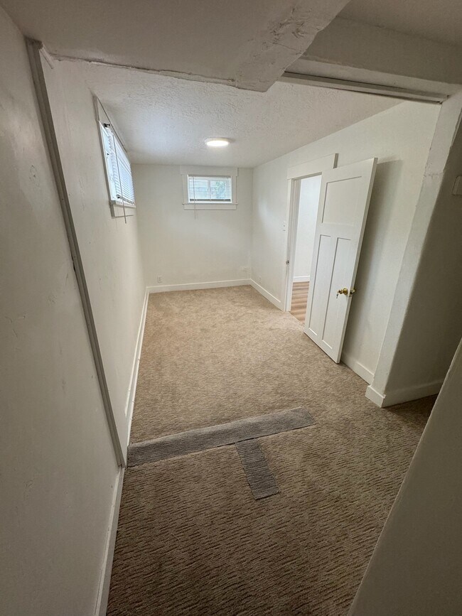 Building Photo - 1216 S 1100 E