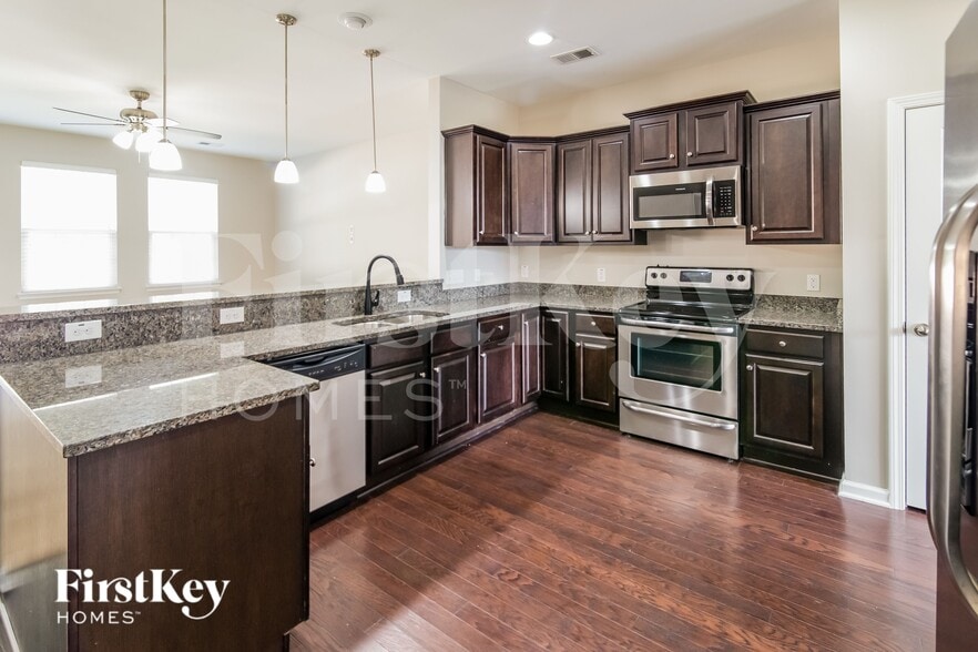 Building Photo - 7762 High Maple Cir