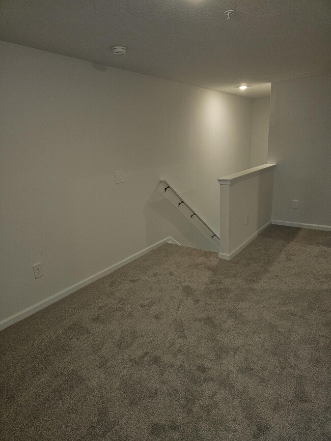 Building Photo - 621 Salisbury Cir