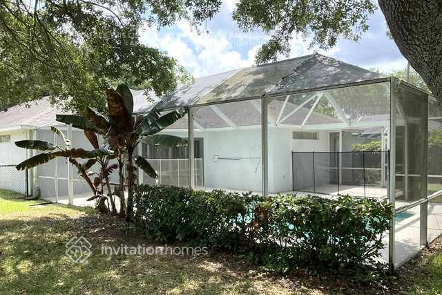 Building Photo - 4 Sherrington Dr