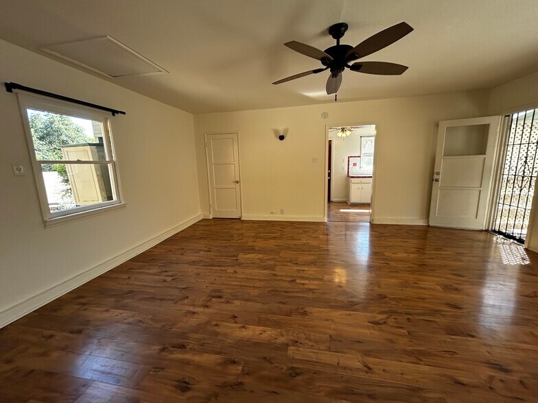 Building Photo - 254 N Canyon Blvd