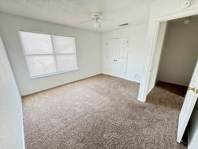 Building Photo - 1306 Monroe Loop
