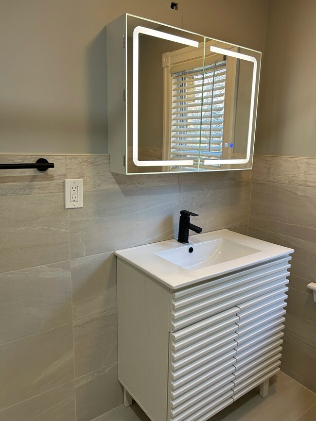 Building Photo - 72 Delaware Ave