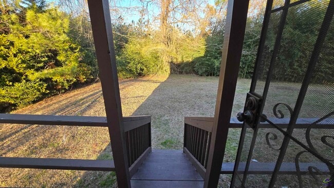 Building Photo - 621 Forest Hill Rd