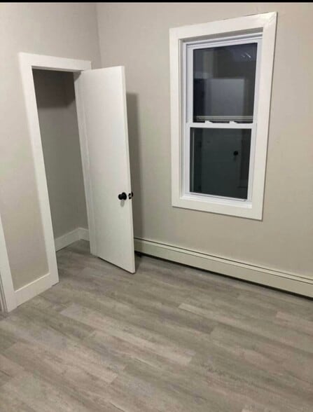 Building Photo - 7 Cottage Street Ext