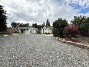 Building Photo - Secluded 2bd/1ba Carmichael Charmer near S...