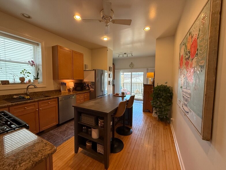 Building Photo - 4108 Maplewood N Ave