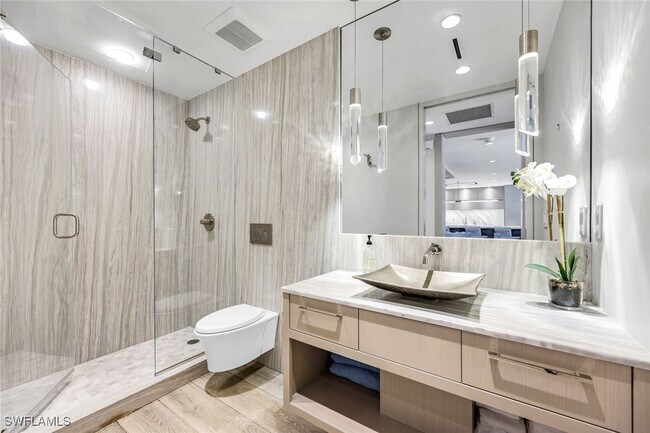 Building Photo - 295 5th Ave S