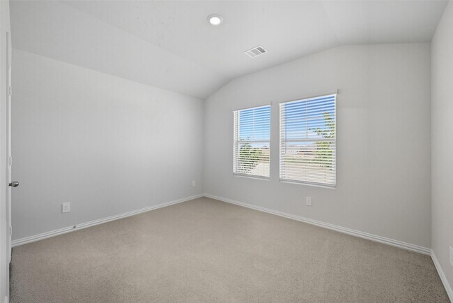 Building Photo - 6605 Creek Edge Cir