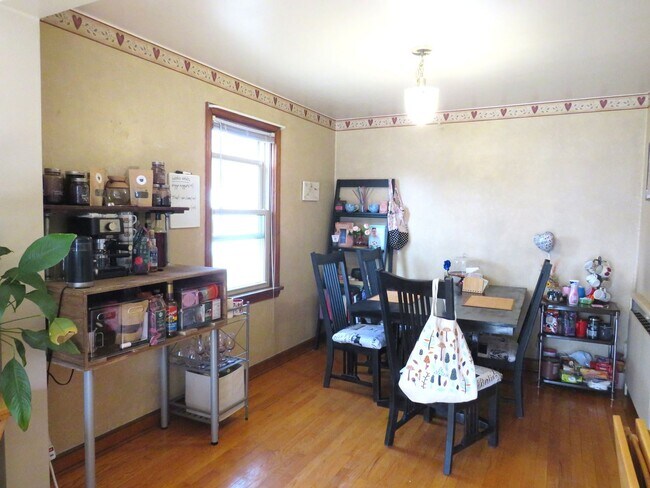 Building Photo - 620-622 Ripley Ave