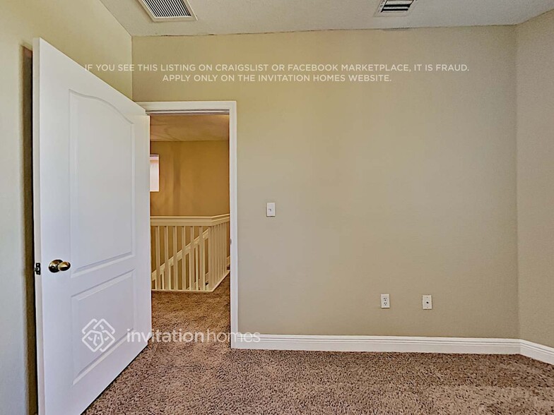 Building Photo - 3830 SW 69th Ave