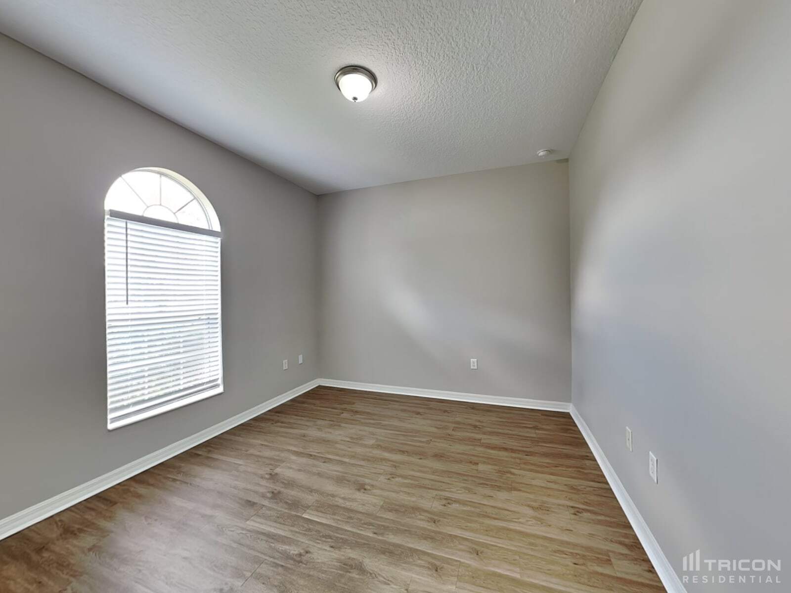 Building Photo - 36831 Queen Bee Ln