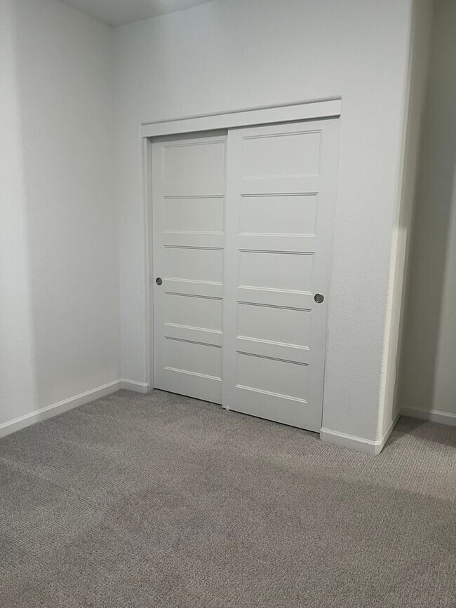 Building Photo - COMING SOON!! GORGEOUS 3 BED + BONUS ROOM!! WON'T LAST!!