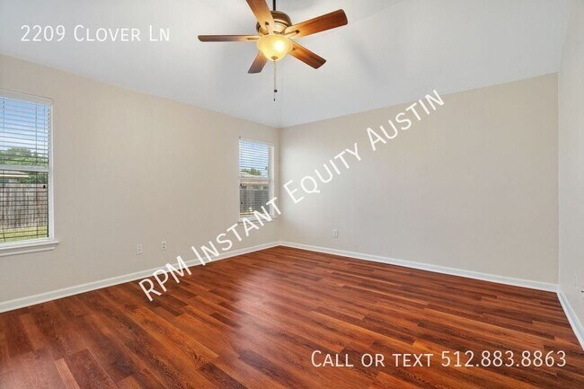 Building Photo - 2209 Clover Ln