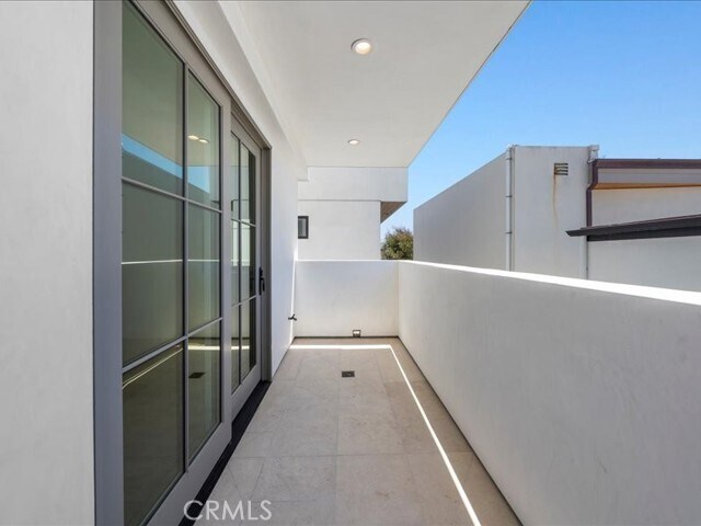 Building Photo - 505 Bayview Dr