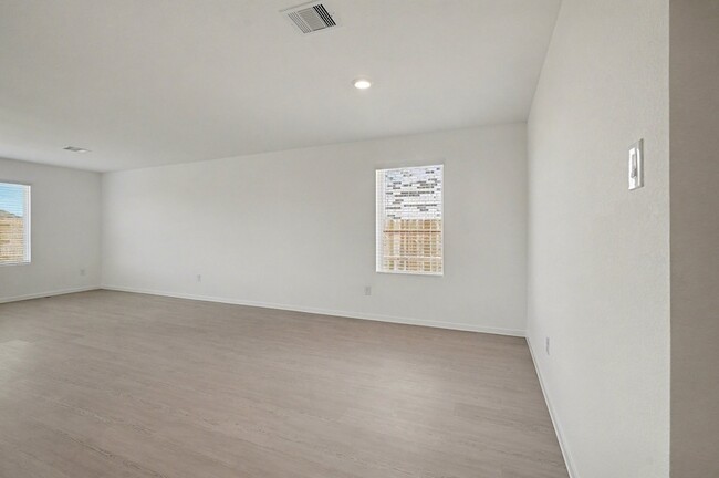 Building Photo - 6315 Linden Leaf Dr