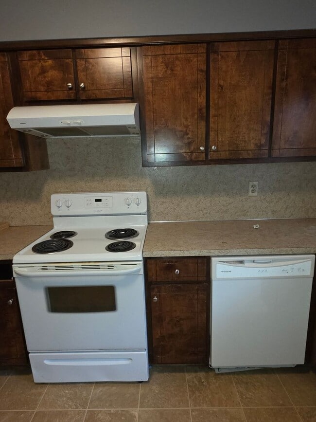 Building Photo - Kings Mountain