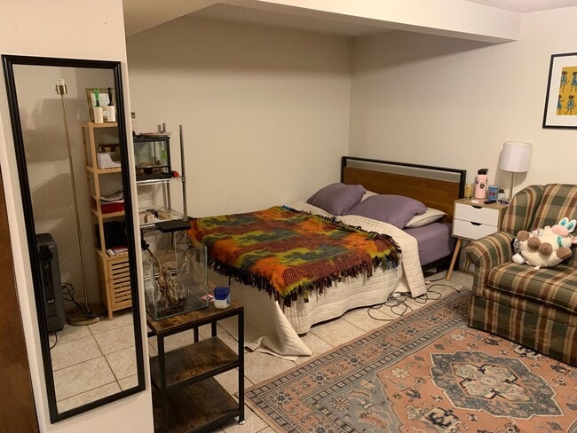 Building Photo - 3 bd/1.5 bath Charming Home just 4 blocks from IU Jacob's School of Music - Available August 2027!