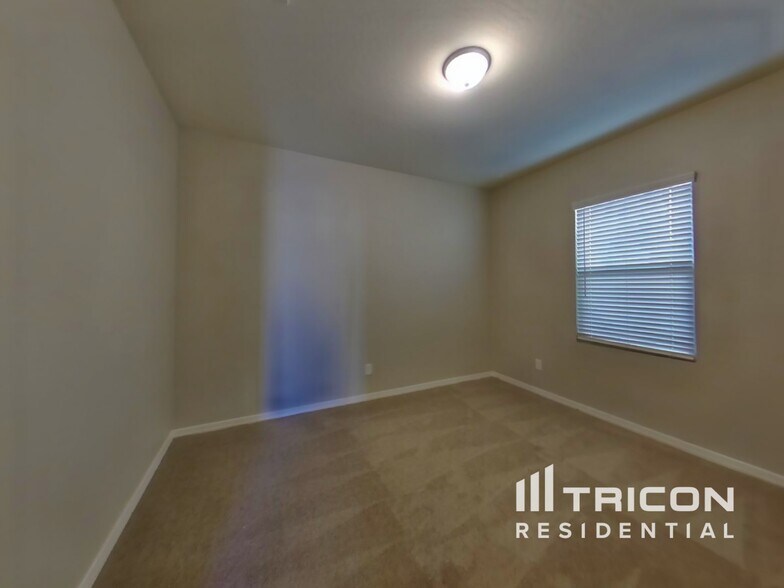 Building Photo - 33598 N Draba Ln