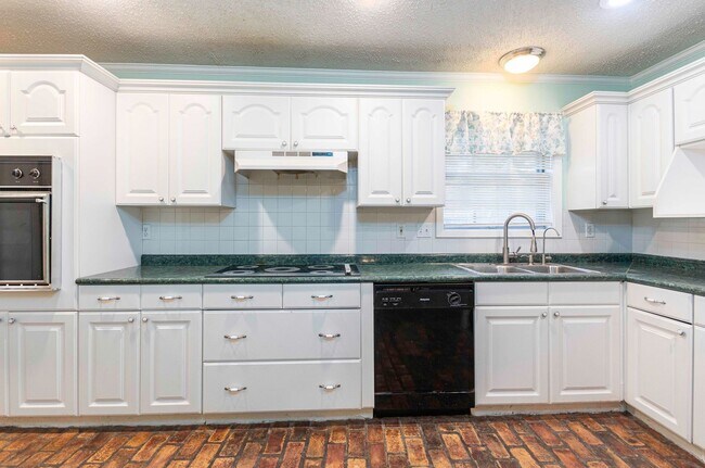 Building Photo - 101 Wakefield Dr