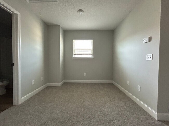 Building Photo - 1220 Grayson Ave