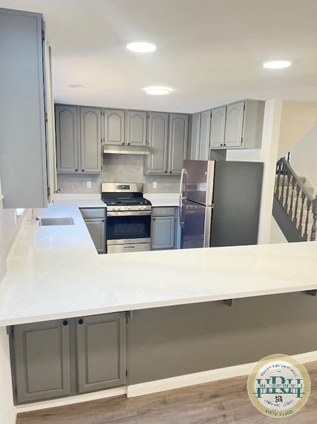 Building Photo - Spacious 3BR|2.5BA Home in the heart of Br...