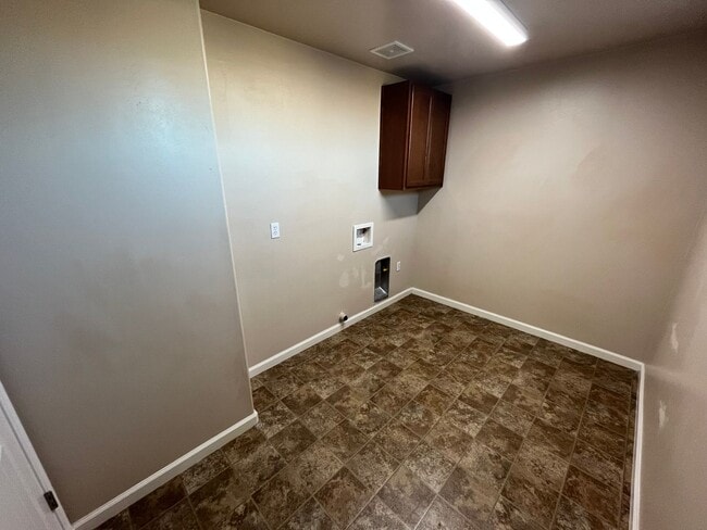 Building Photo - Great Town House Coming Soon!