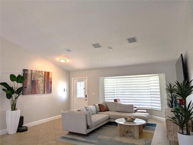 Building Photo - 10680 NW 6th Ct