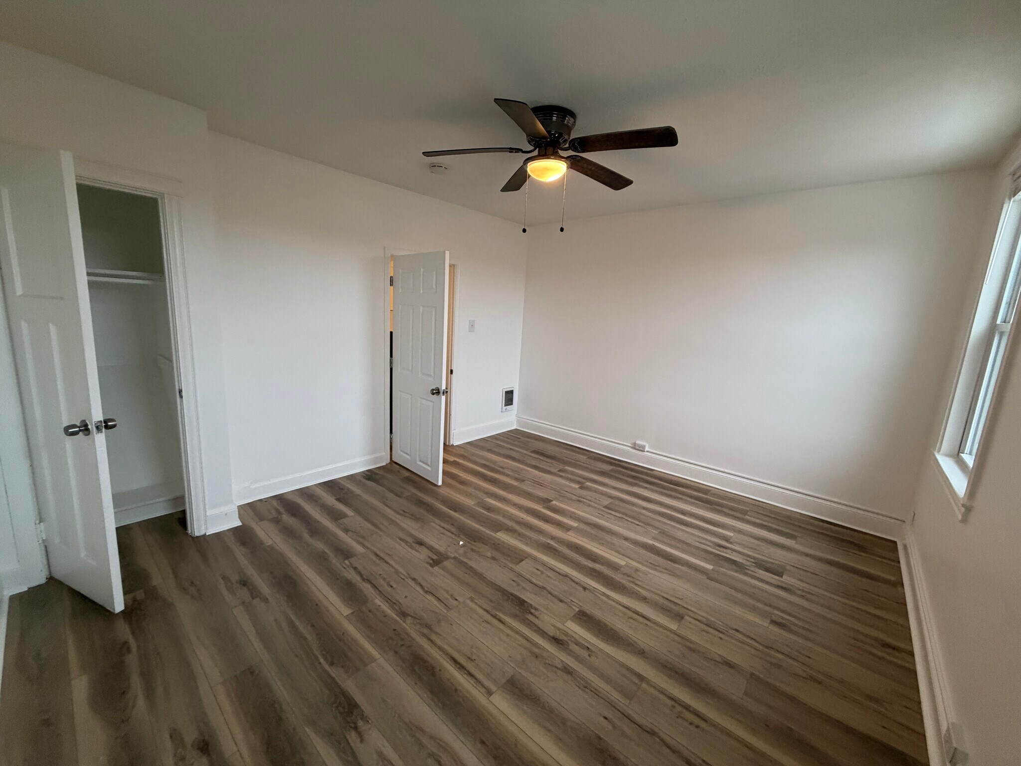 Building Photo - 357 Folcroft St