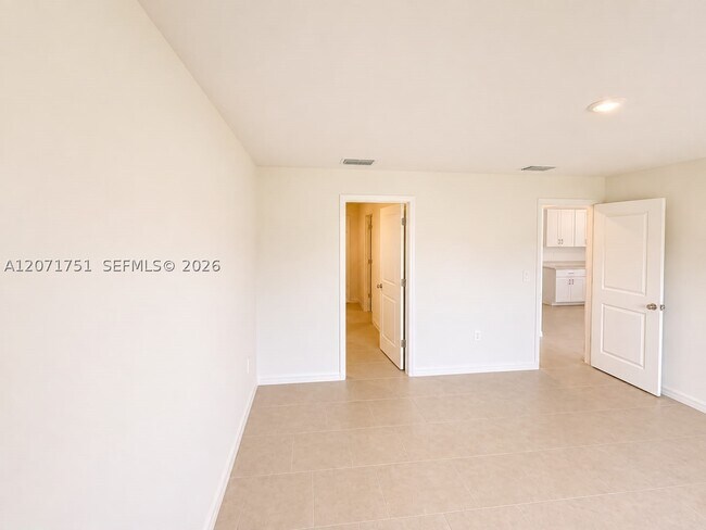 Building Photo - 17293 Cantu Ct