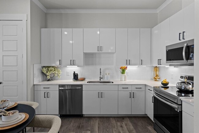 Building Photo - 476 Suffield Dr