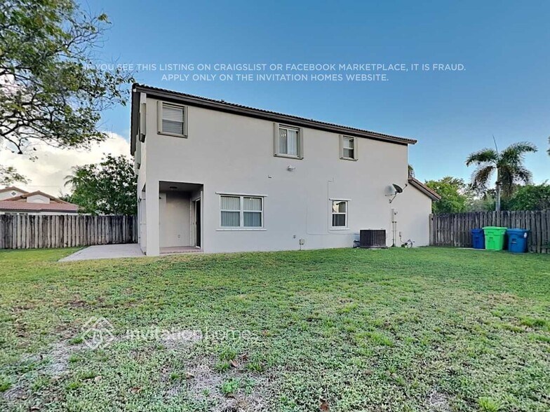 Building Photo - 414 Lakeside Cir