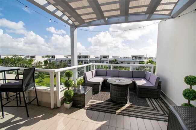 Building Photo - 6320 NW 104th Path