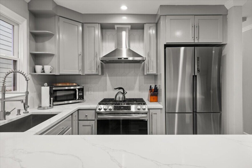 Building Photo - 65 Howell St SE