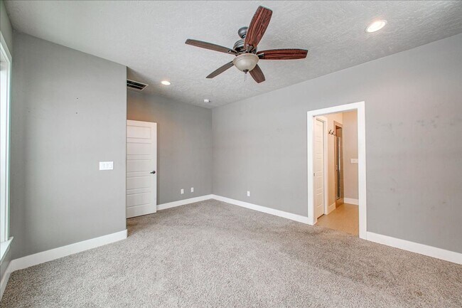 Building Photo - Modern 2 Story Home in North End!