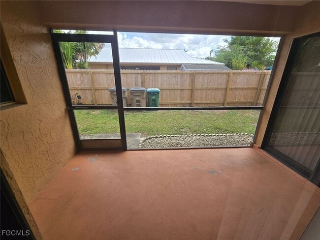 Building Photo - 2312 SE 6th Terrace