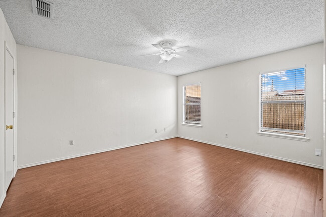 Building Photo - 2107 La Salle Ave